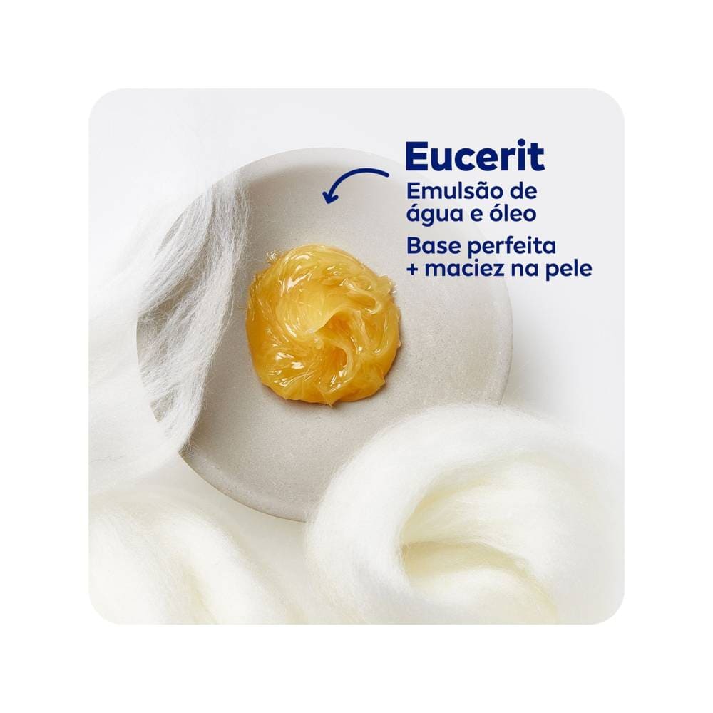 Sabonete em barra Nivea Creme Care sobre um algodão, com texto sobre emolientes e base perfeita.